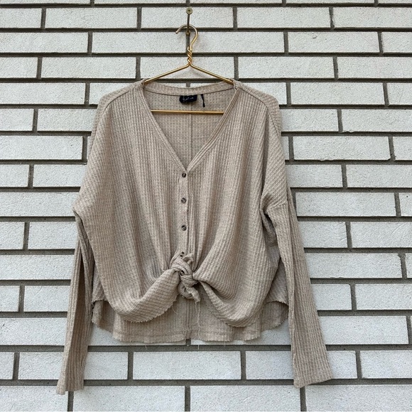 Urban Outfitters Out From Under Jojo Beige Waffle Knit Button Thermal Top M - Picture 4 of 14